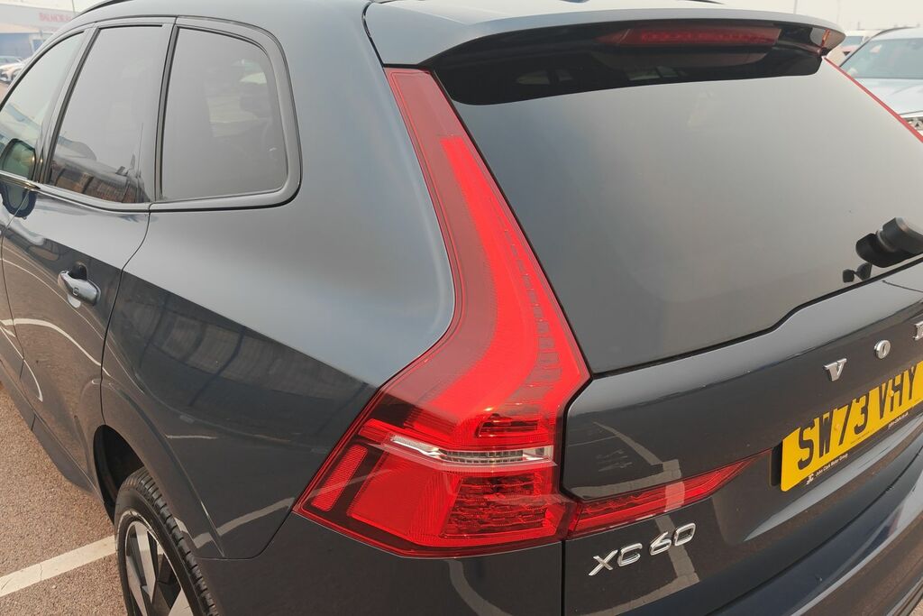 Volvo XC60 B5awd Plus Dark - 360 Silver #20
