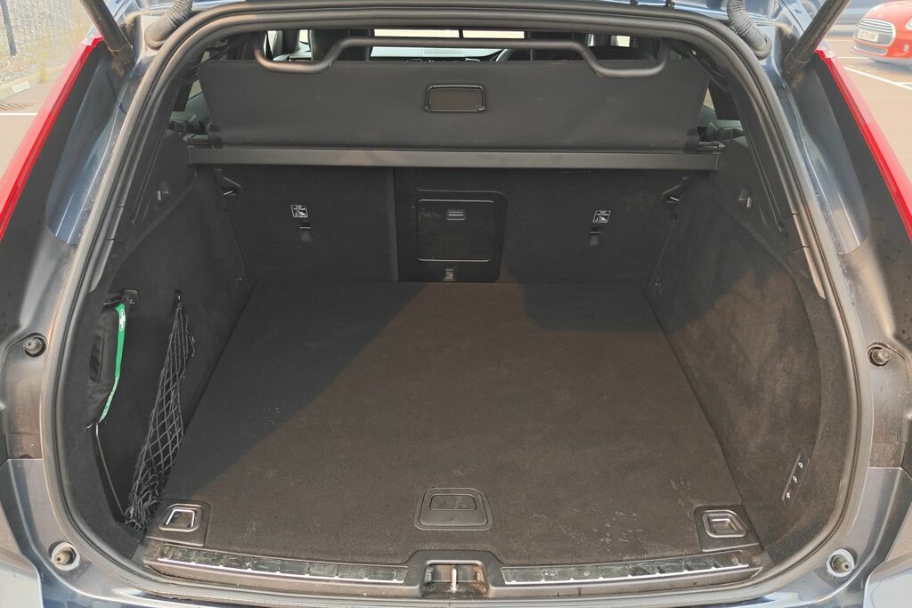 Volvo XC60 B5awd Plus Dark - 360 Silver #8