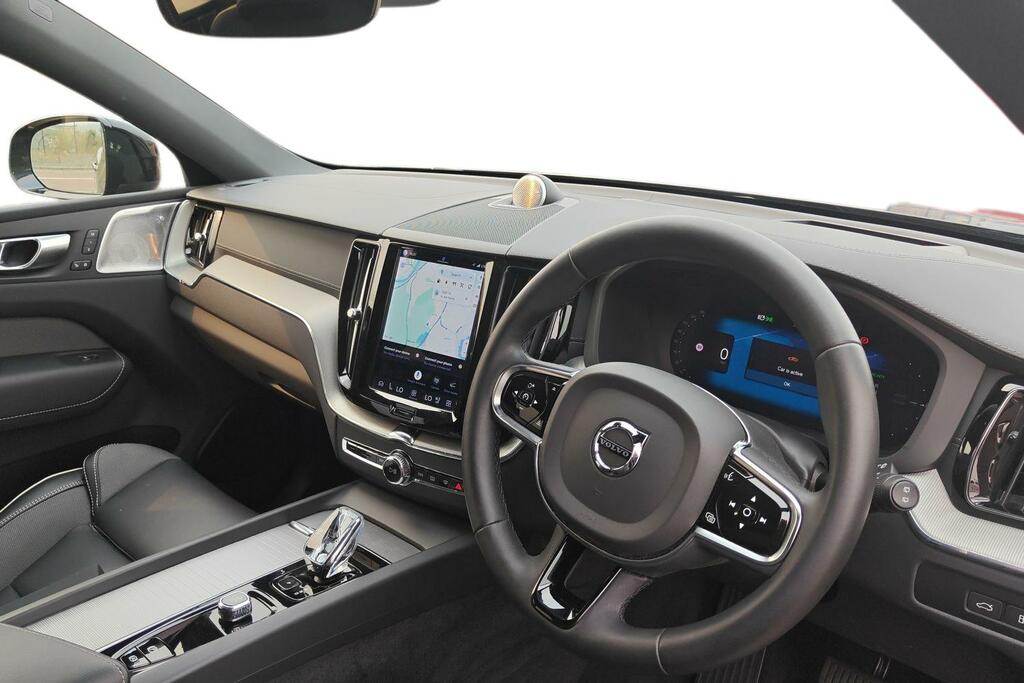 Volvo XC60 B5awd Plus Dark - 360 Silver #10