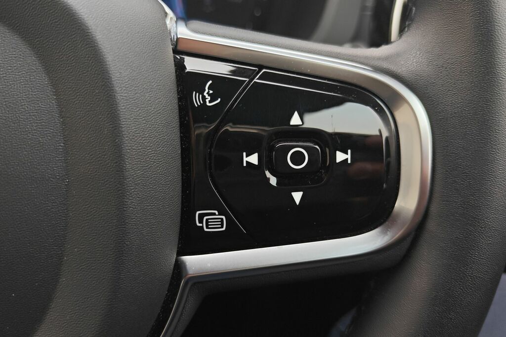 Volvo XC60 B5awd Plus Dark - 360 Silver #12