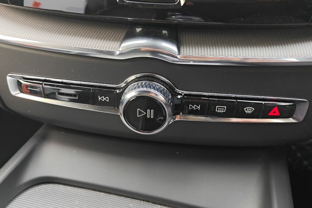 Volvo XC60 B5awd Plus Dark - 360 Silver #14