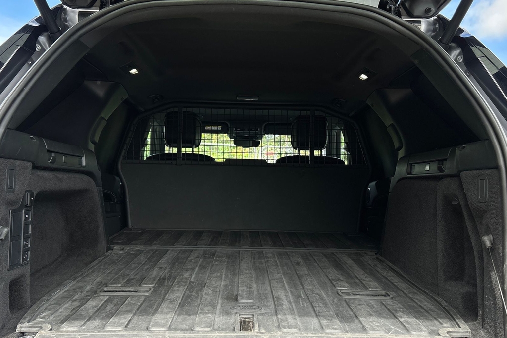 Land Rover Discovery 3.0 D300 Dynamic Hse Grey #10