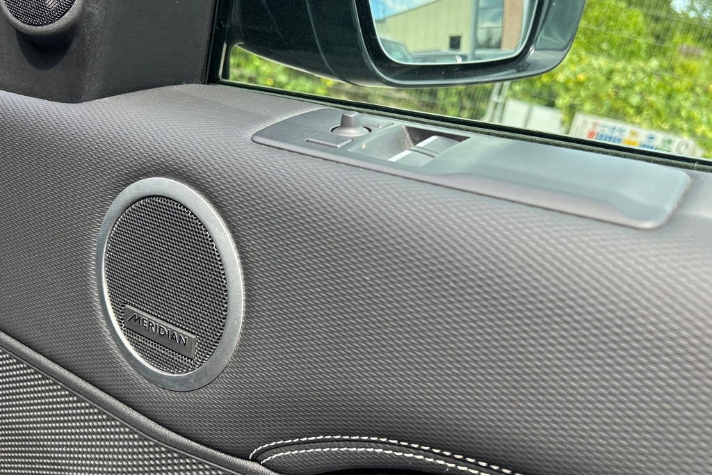 Land Rover Discovery 3.0 D300 Dynamic Hse Grey #25