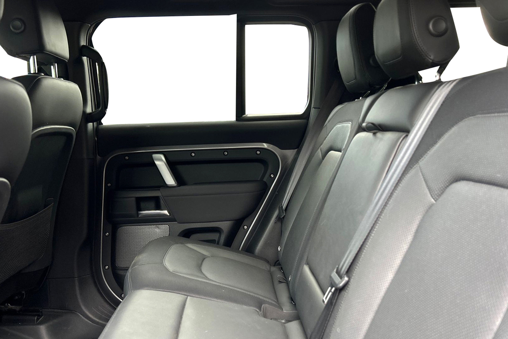 Land Rover Defender 110 D250 X-dynamic S Grey #4