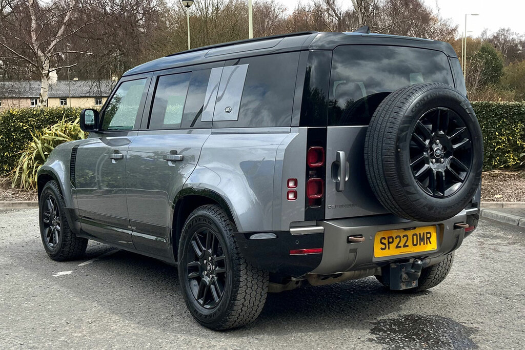 Land Rover Defender 110 D250 X-dynamic S Grey #2