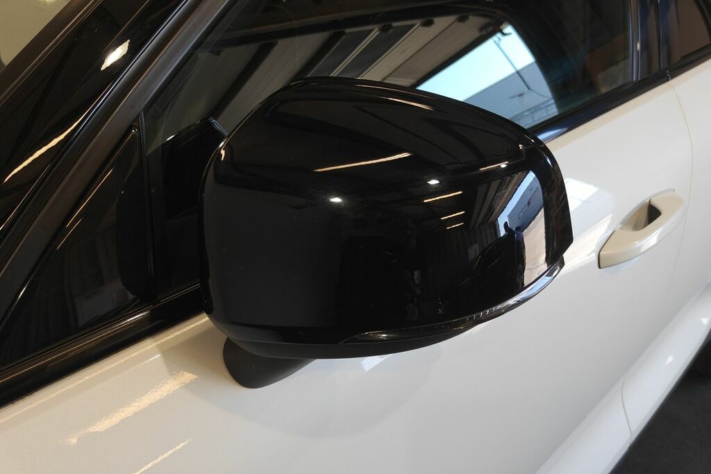 Volvo XC40 2.0 B5 R-design Awd Mhev 247 Bhp Black #19