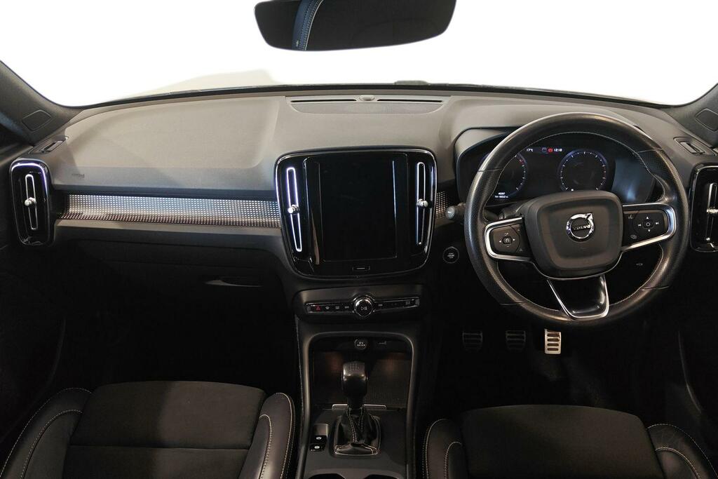 Volvo XC40 1.5 T3 163 R Design White #6