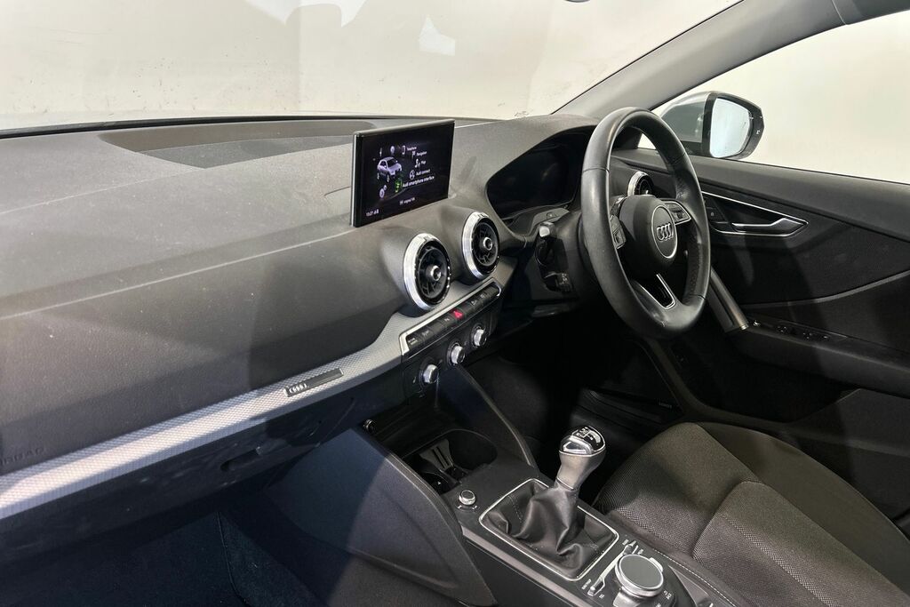 Audi Q2 Sport 30 Tfsi 110 Ps 6-Speed Silver #2