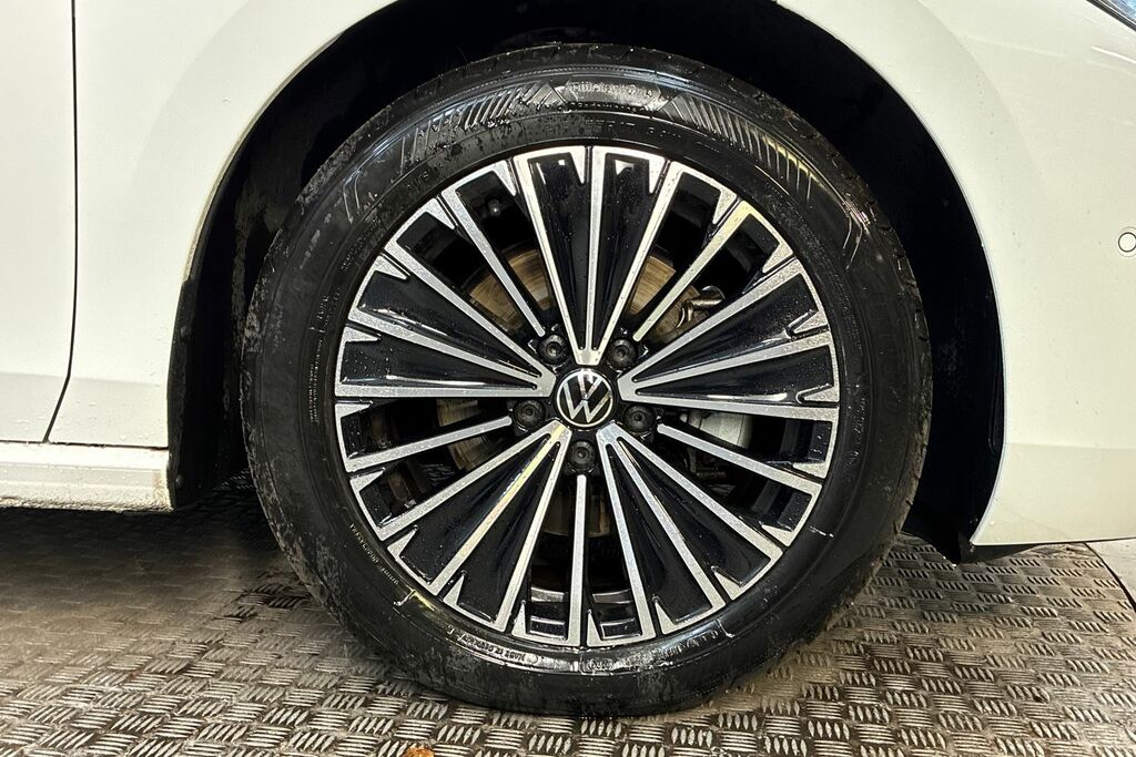 Volkswagen Passat 1.5 Etsi Elegance Dsg White #5