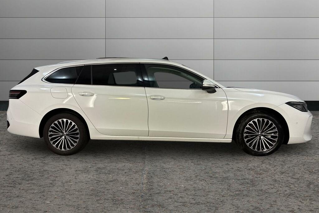 Volkswagen Passat 1.5 Etsi Elegance Dsg White #4