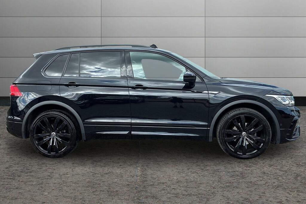 Volkswagen Tiguan 1.5 Tsi 150 Black Edition Dsg Black #4