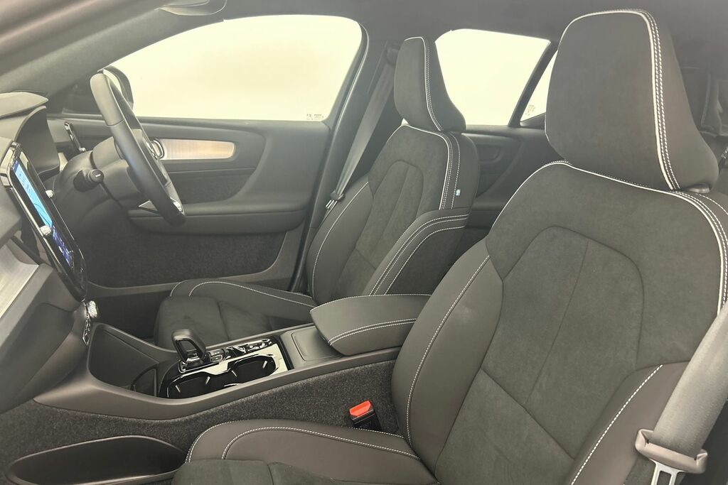 Volvo XC40 2.0 B4p Ultra Dark  #23