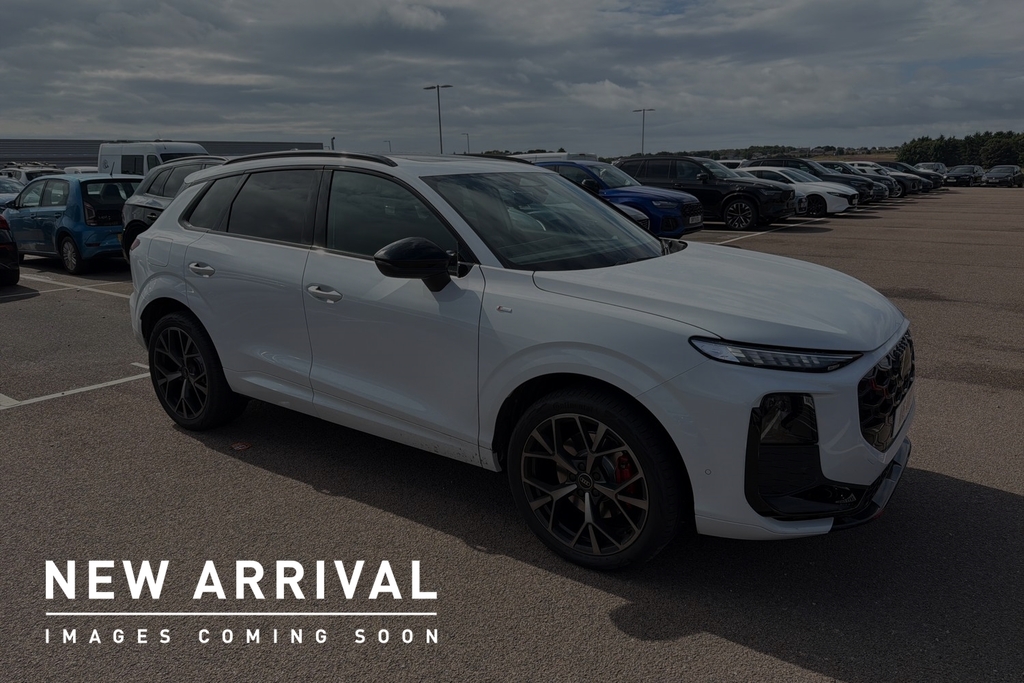 Audi Q3 Suv Edition 1 Tfsi Quattro 204 Ps S Tronic White #2