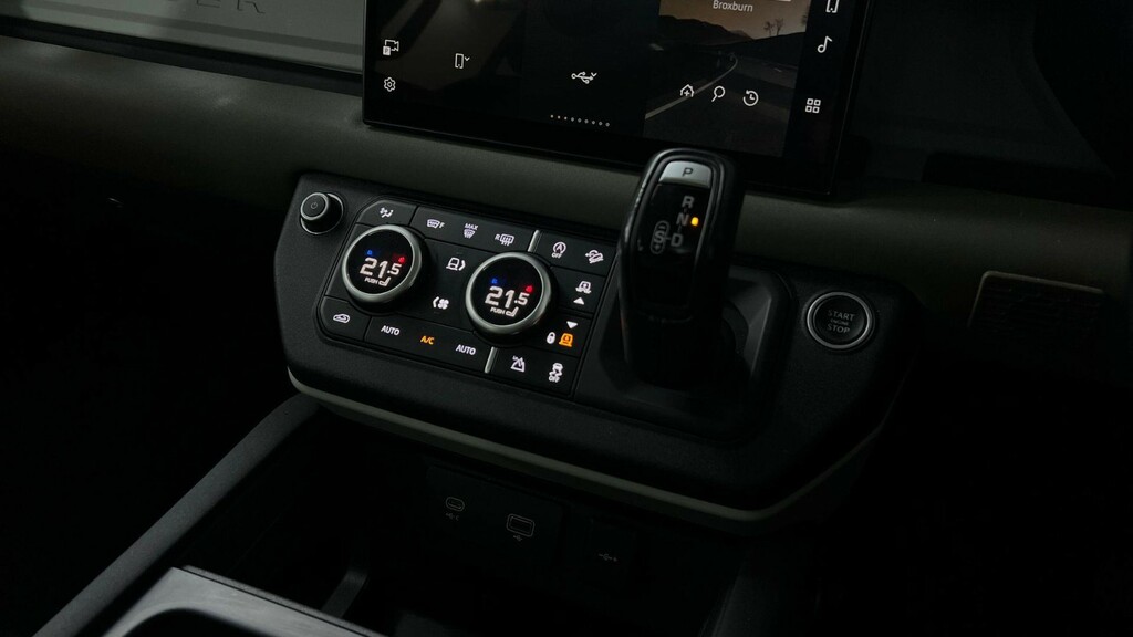 Land Rover Defender 110 Defender Se D Black #13