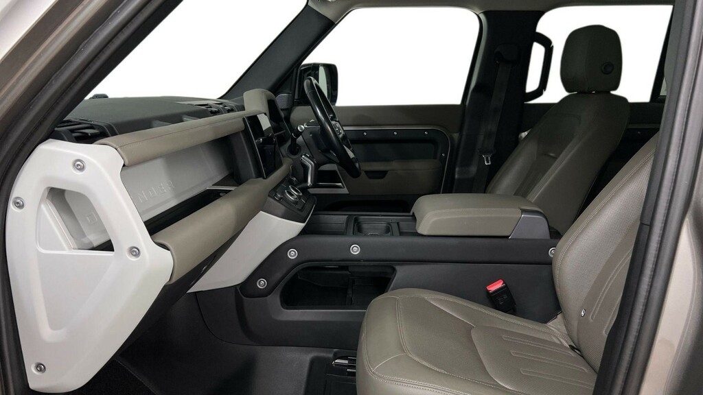 Land Rover Defender 110 D250 Xs Edition Silver #3