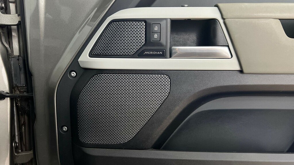 Land Rover Defender 110 Defender Se D Black #23