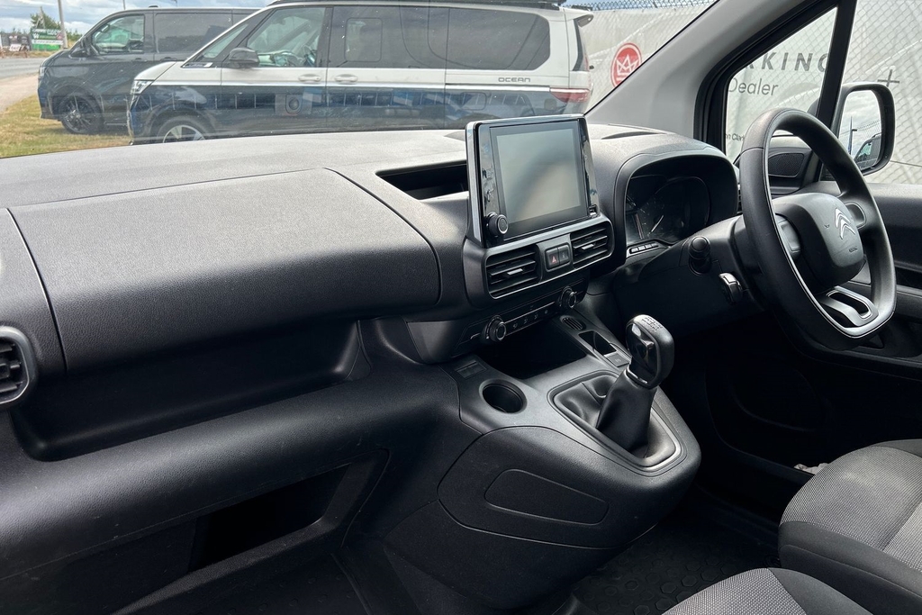 Citroen Berlingo 1.5 Bluehdi 1000Kg Enterprise 100Ps SY21UUR Black #2