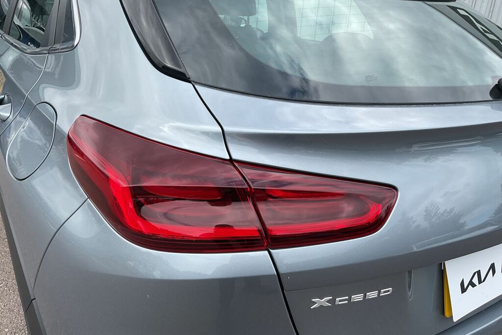 Kia Xceed 1.0T Gdi Isg 113 Gt-line Dct White #19