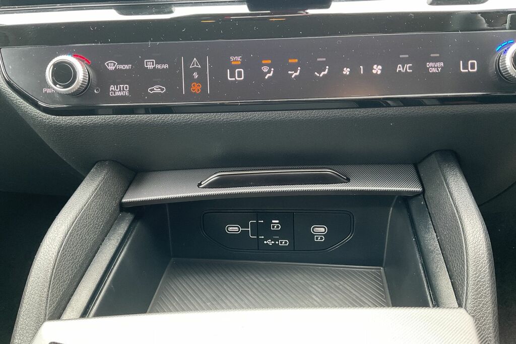 Kia Sportage 3 Spec Self Charging Hybrid White #21