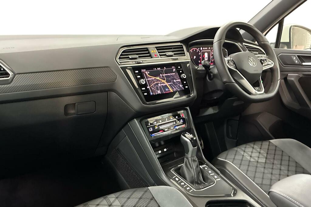 Volkswagen Tiguan 1.5 Tsi 150 R-line Edition Dsg White #2