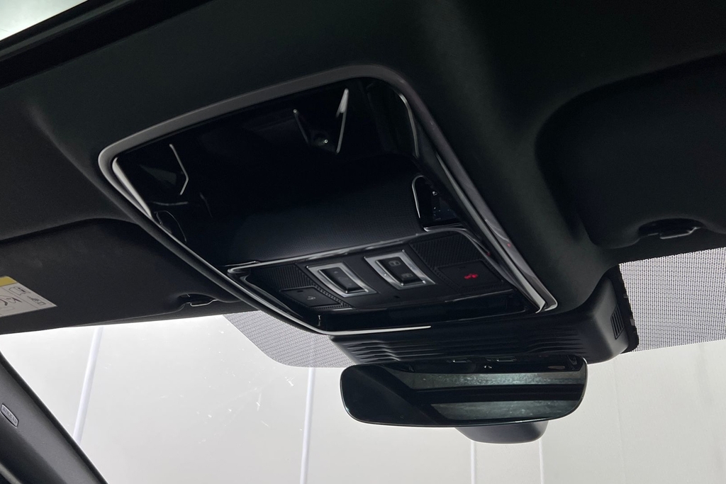 Land Rover Range Rover Velar 2.0 P400e R-dynamic Hse Black #23