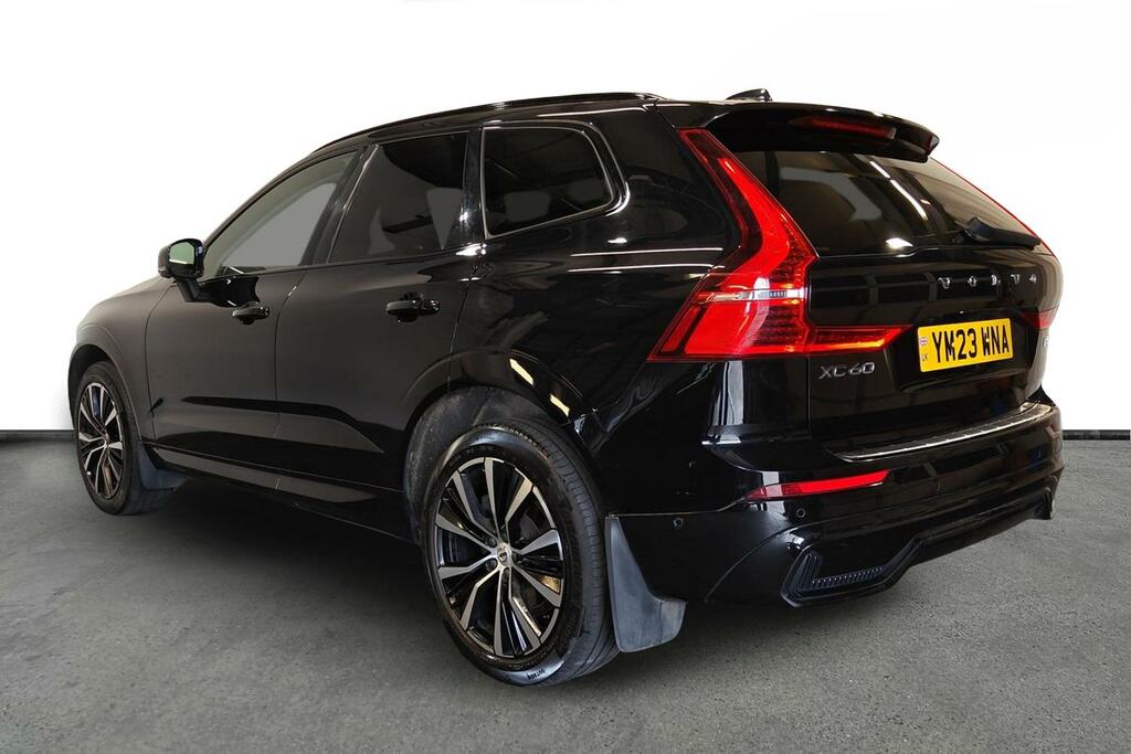 Volvo XC60 2.0 B4d Plus Dark Awd Geartronic Black #3
