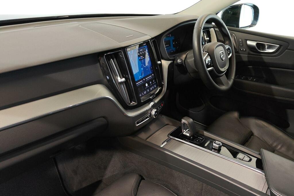 Volvo XC60 2.0 B4d Plus Dark Awd Geartronic Black #2