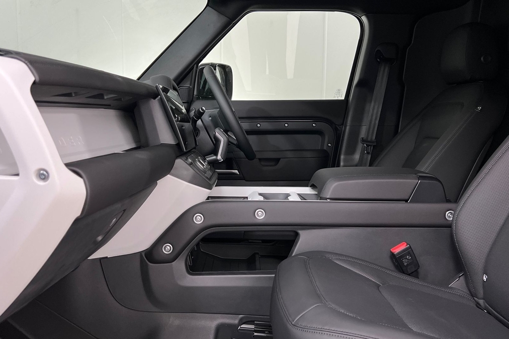 Land Rover Defender 110 D250 Hard Top X-dynamic Se Grey #3