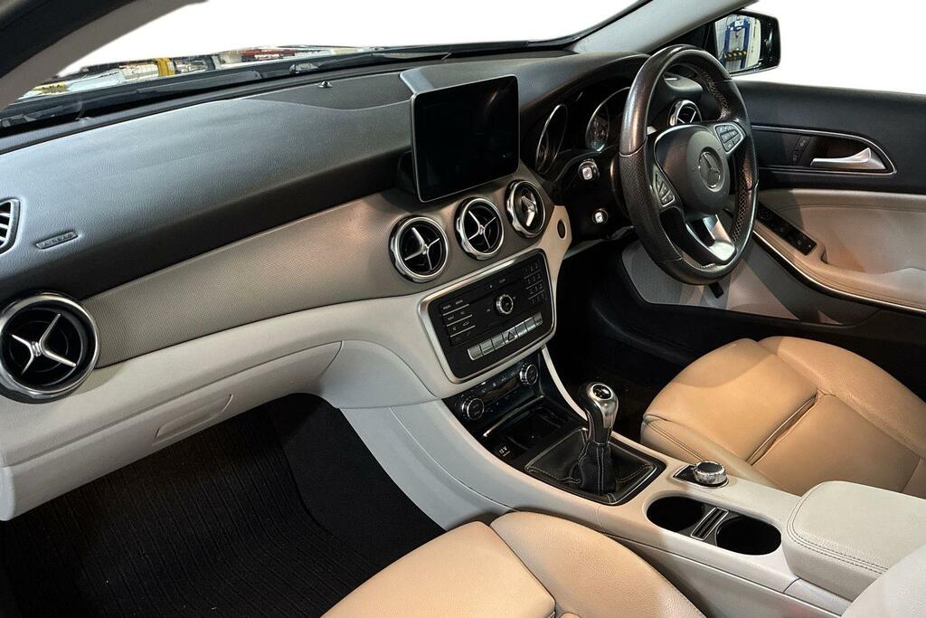 Mercedes-Benz GLA Class 2.1 Gla200d Sport Euro 6 Ss Black #6
