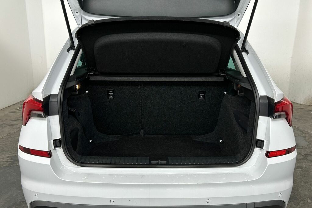 Skoda Kamiq Se Black #11