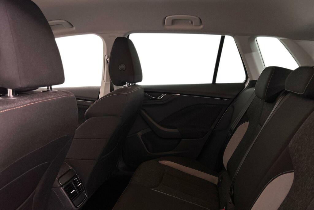Skoda Kamiq Se Black #9