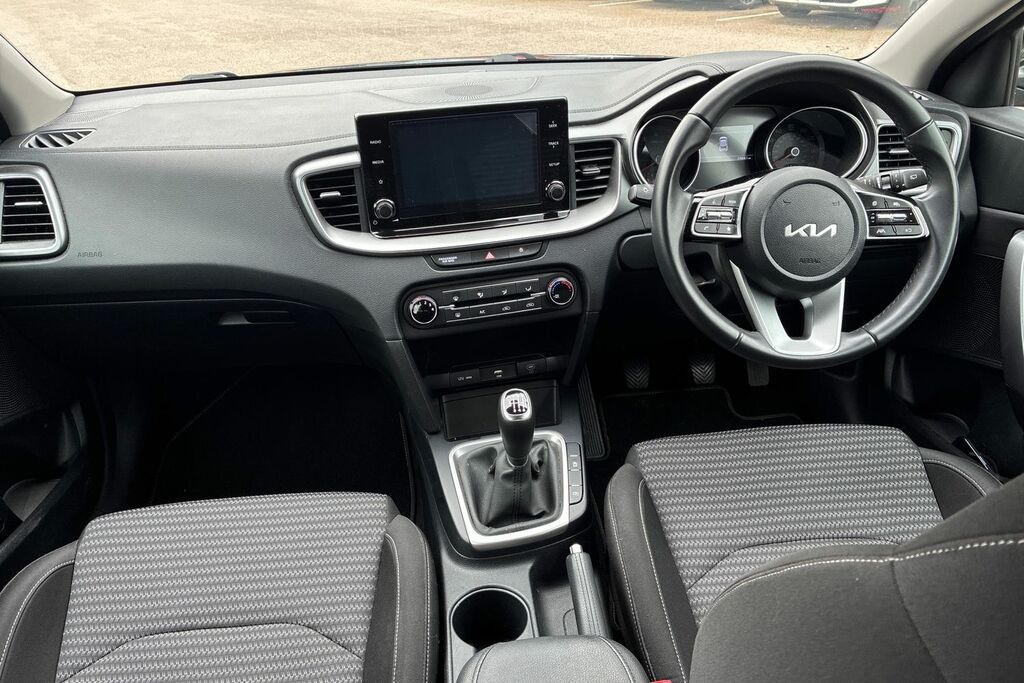 Kia Xceed 1.5 T-gdi 2 Euro 6 Ss Black #4