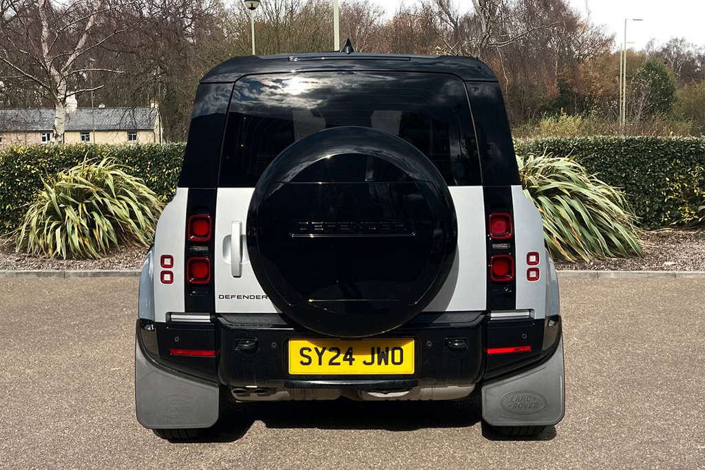 Land Rover Defender 90 D300 X-dynamic Hse Silver #6