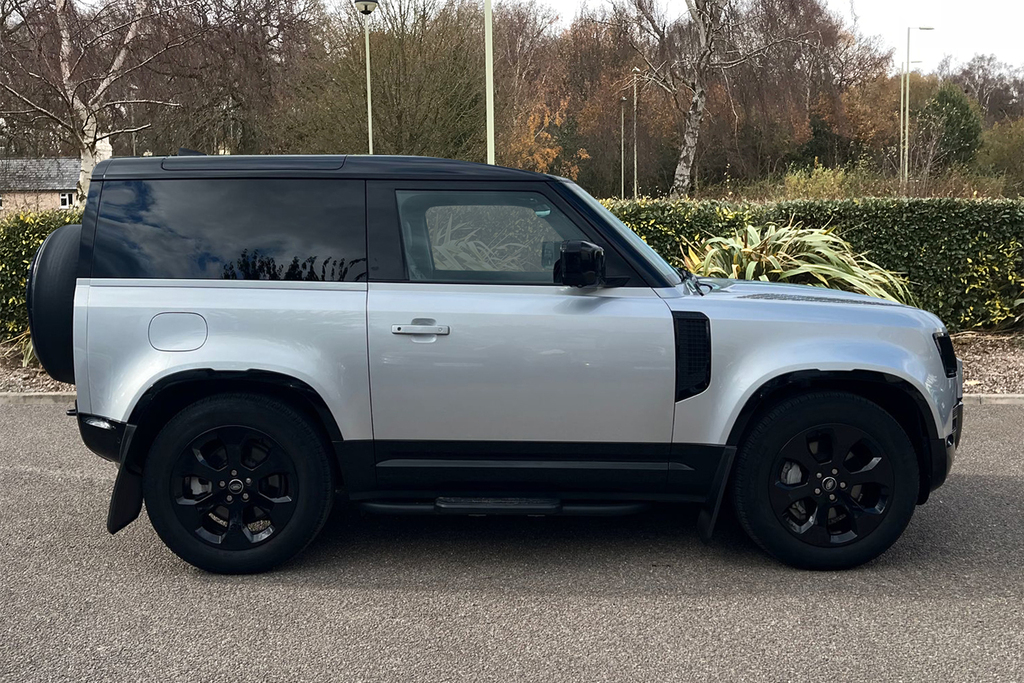 Land Rover Defender 90 D300 X-dynamic Hse Silver #5