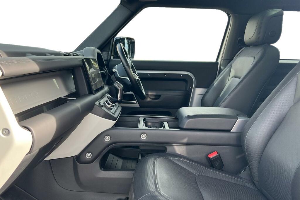 Land Rover Defender 90 D300 X-dynamic Hse Silver #3
