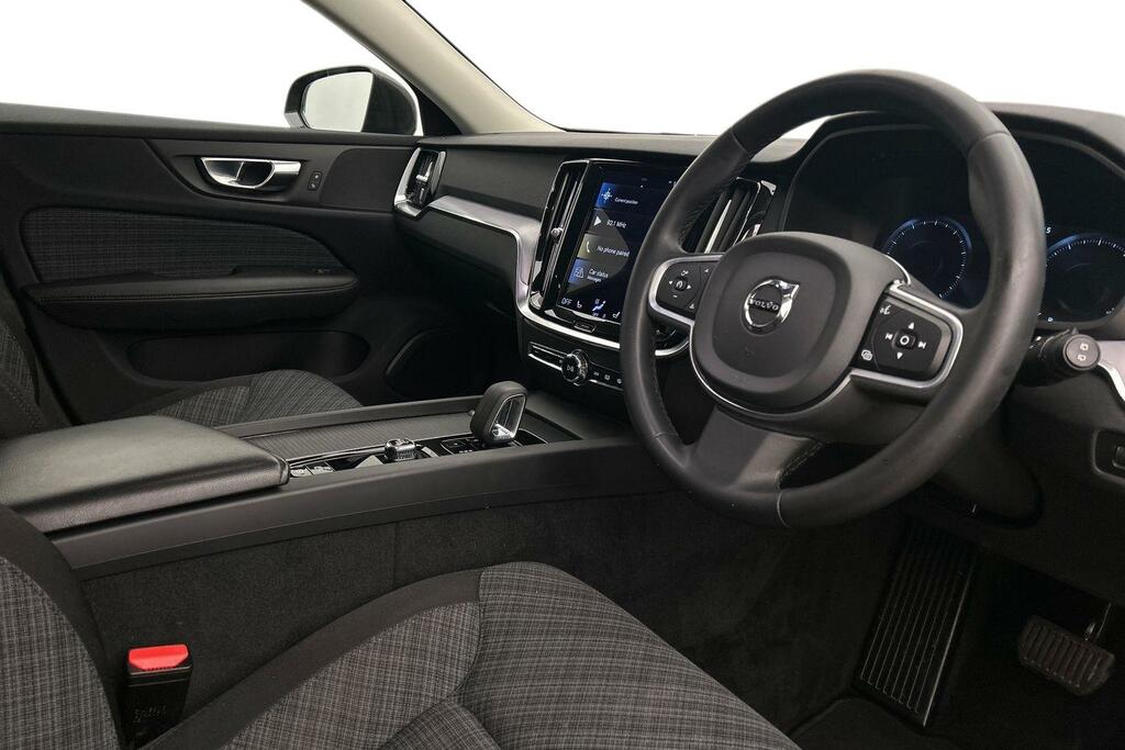 Volvo V60 R-design, B3 Mild Hybrid Black #10