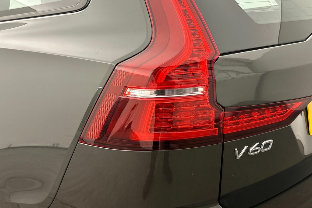 Volvo V60 R-design, B3 Mild Hybrid Black #20