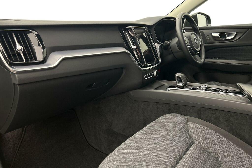 Volvo V60 Momentum, B3 Mild Hybrid Grey #2