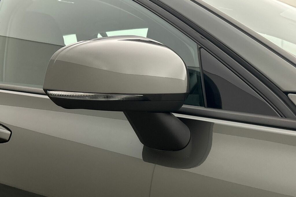 Volvo V60 R-design, B3 Mild Hybrid Black #19