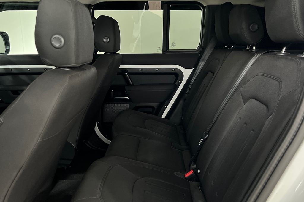 Land Rover Defender 110 D200 110 White #4