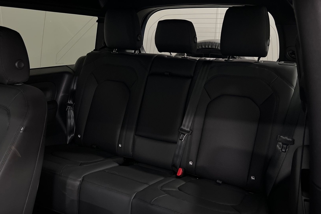 Land Rover Defender 90 D250 90 X-dynamic Se Blue #4