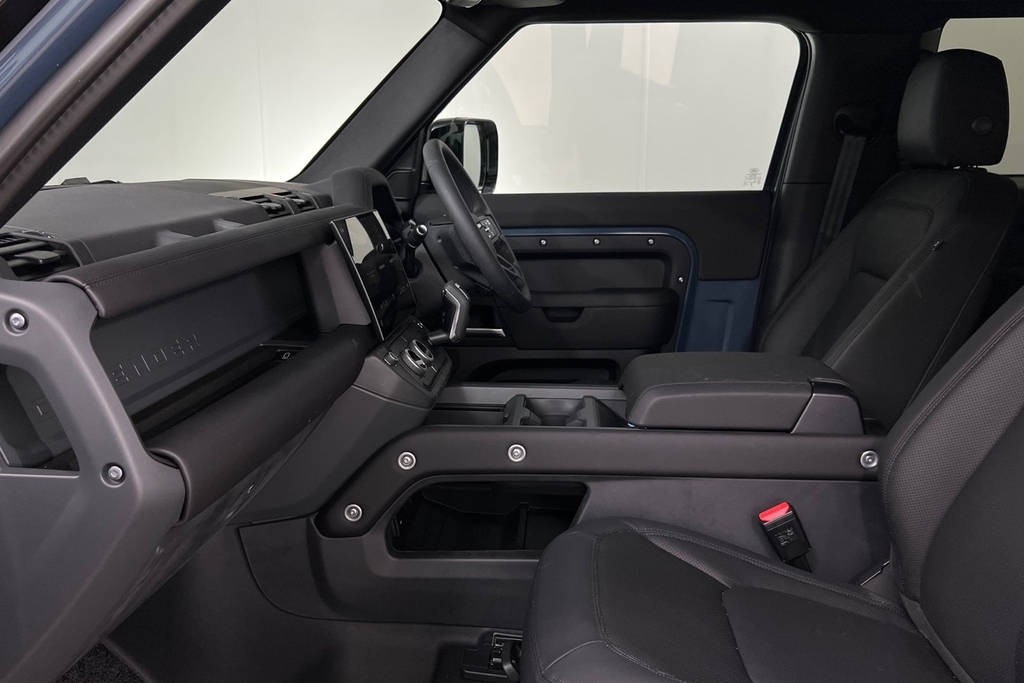 Land Rover Defender 90 D250 90 X-dynamic Se Blue #3
