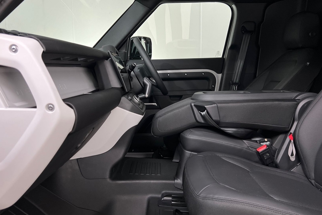 Land Rover Defender 110 D250 S Grey #3