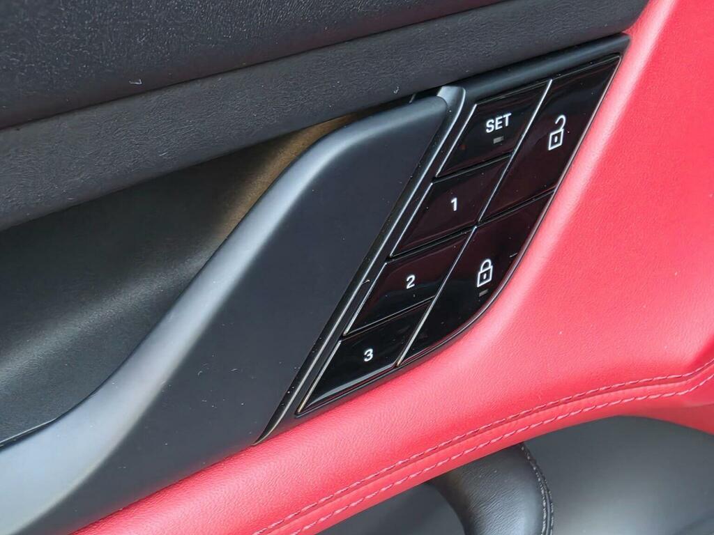 Porsche Taycan 4S 79Kwh Blue #38