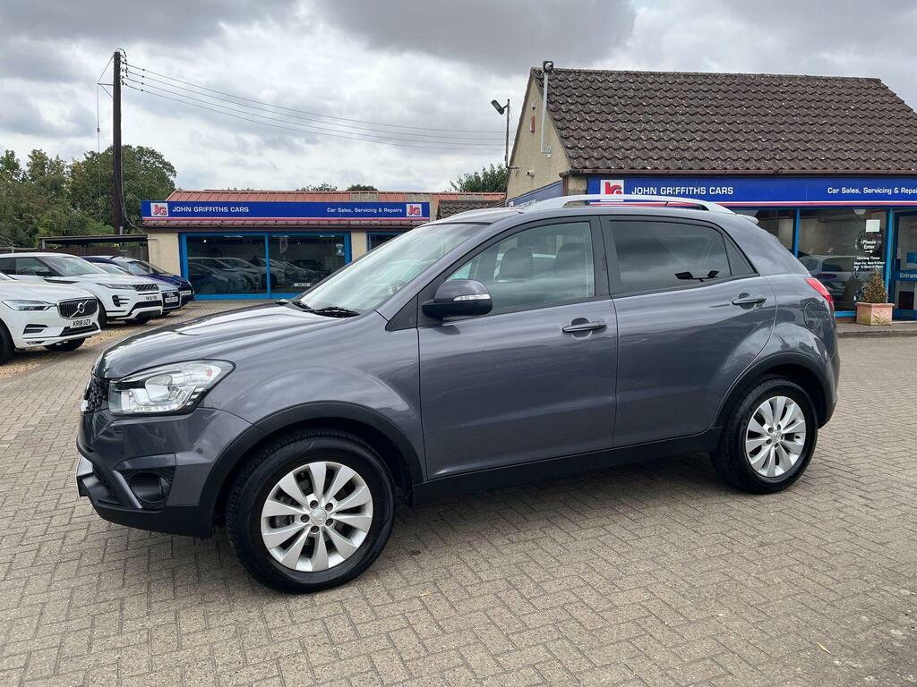 SsangYong Korando Suv White #19