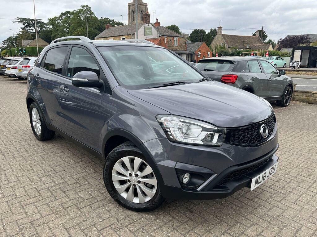 SsangYong Korando Suv White #20
