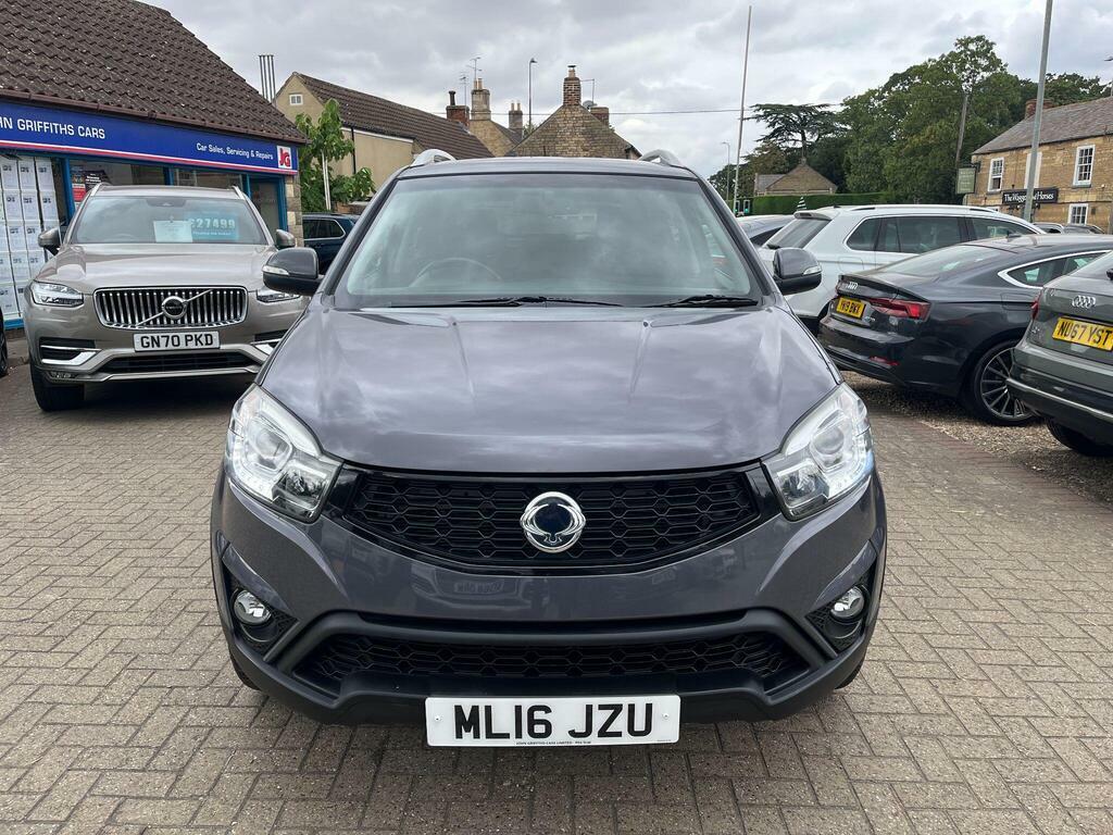 SsangYong Korando Suv White #17