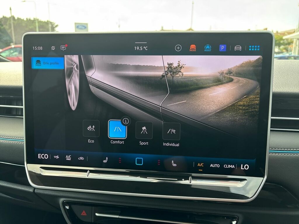 Volkswagen ID.7 Pro 77Kwh Match Fastback Blue #32