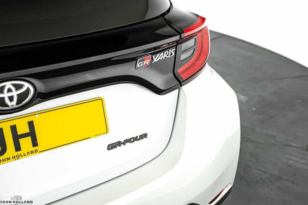 Toyota Yaris 1.5 Hybrid Gr Sport Cvt Grey #17