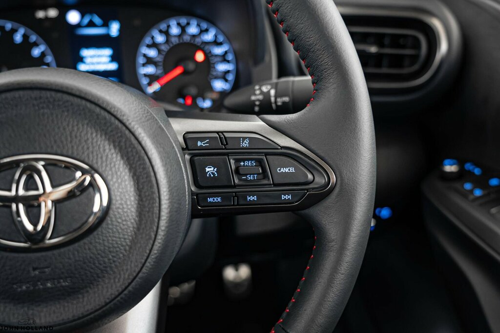Toyota Yaris 1.5 Hybrid Gr Sport Cvt Grey #35